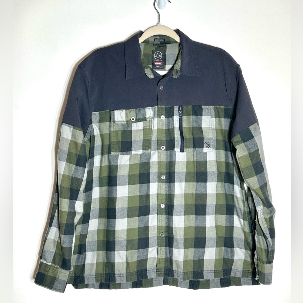 🔥Closet Clearout!🔥 Wrangler ATG Plaid All Terrain Button Down